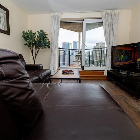 Two Bed Apartment Near Canary Wharf London Exterior foto