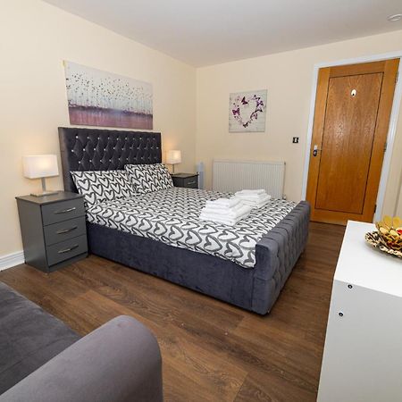 Two Bed Apartment Near Canary Wharf London Exterior foto