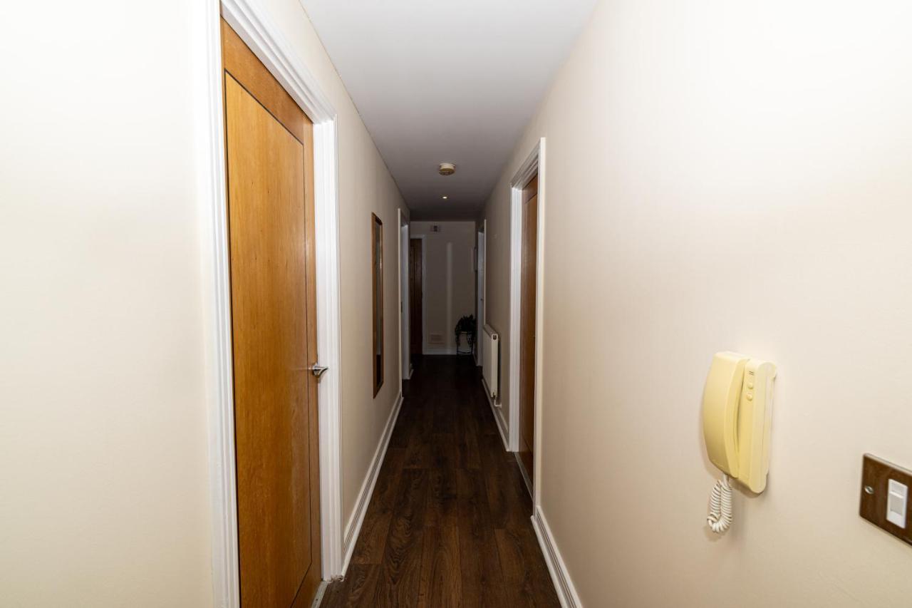 Two Bed Apartment Near Canary Wharf London Exterior foto