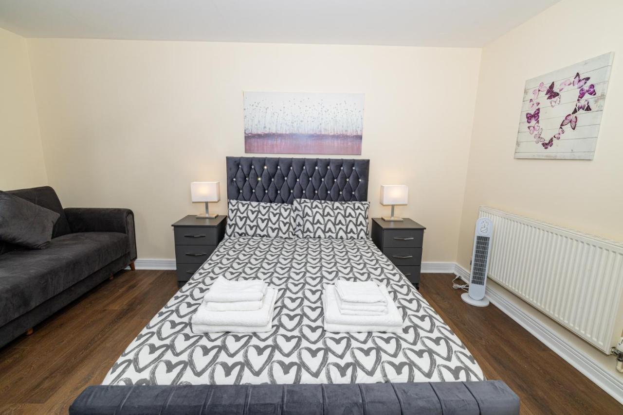 Two Bed Apartment Near Canary Wharf London Exterior foto