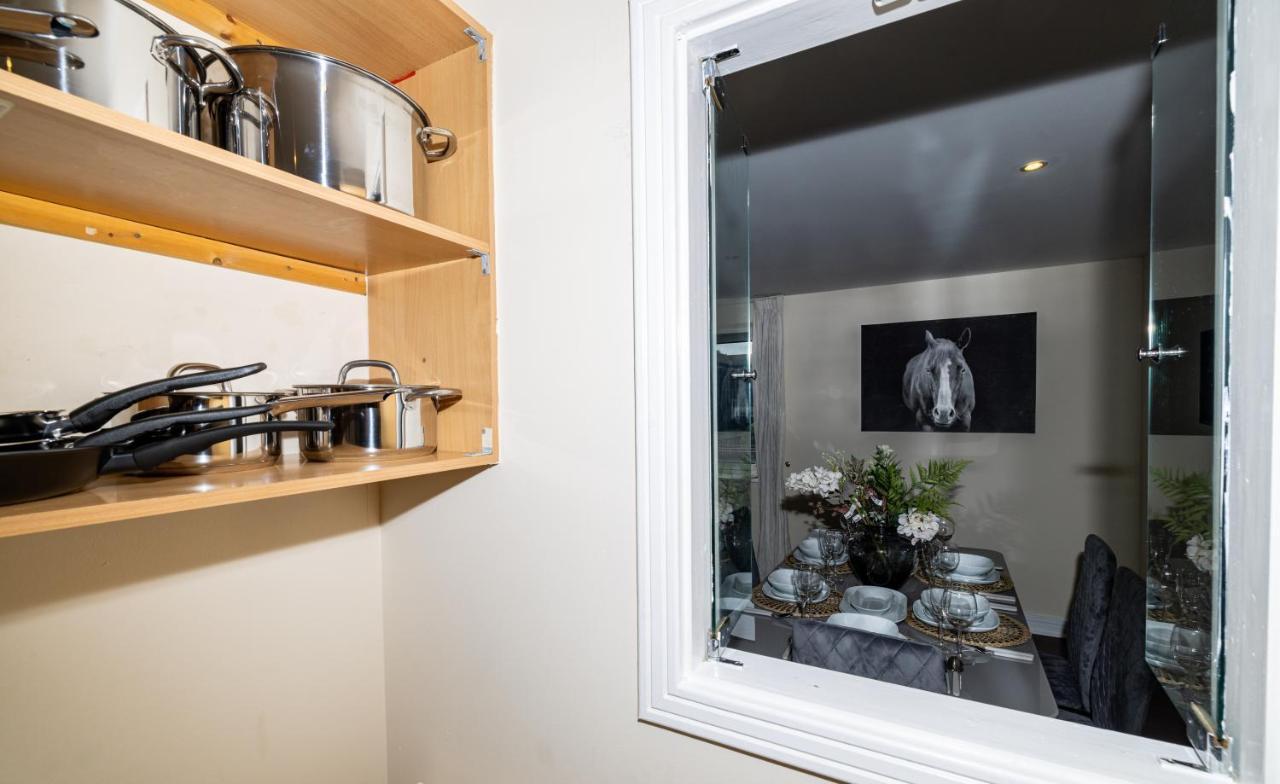 Two Bed Apartment Near Canary Wharf London Exterior foto