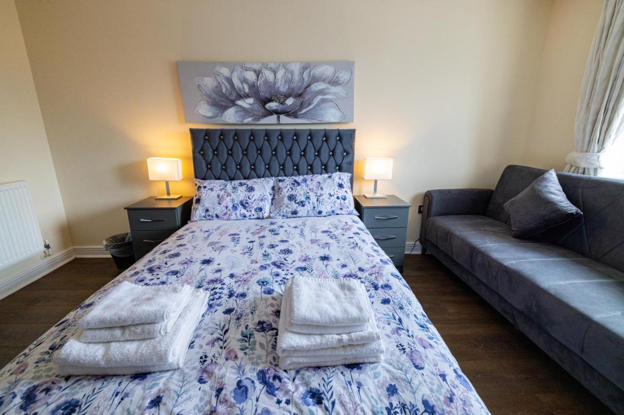 Two Bed Apartment Near Canary Wharf London Exterior foto
