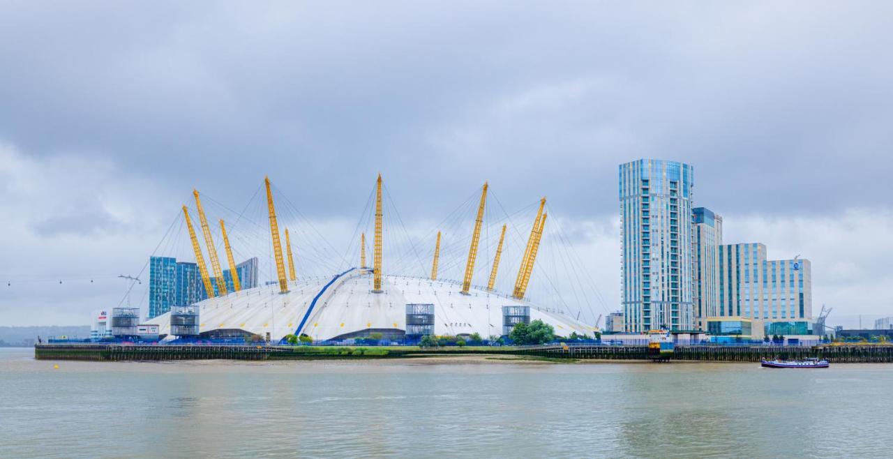 Two Bed Apartment Near Canary Wharf London Exterior foto