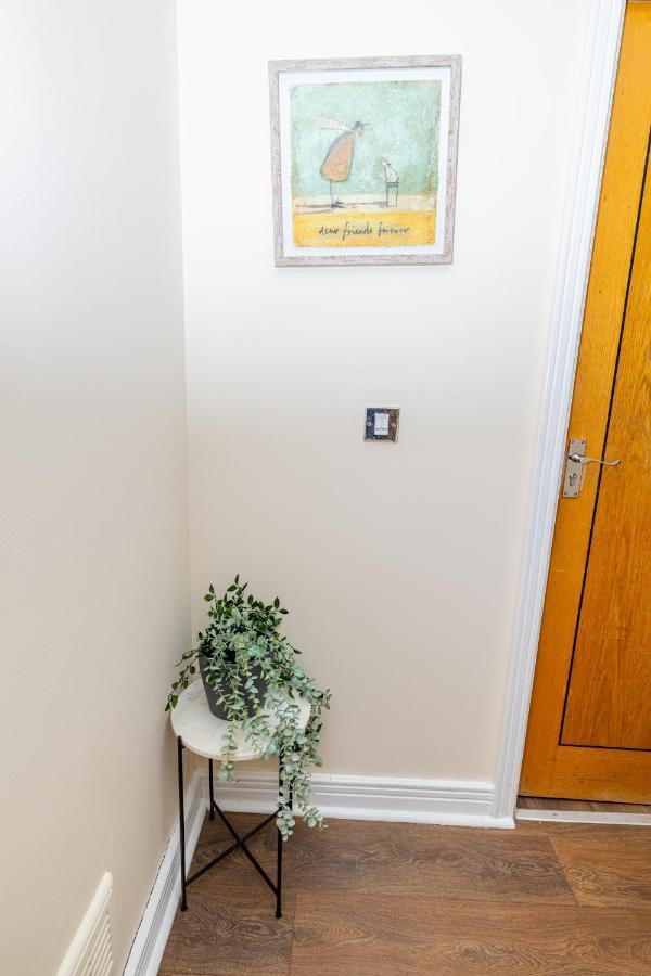 Two Bed Apartment Near Canary Wharf London Exterior foto