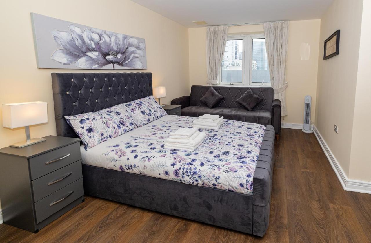 Two Bed Apartment Near Canary Wharf London Exterior foto