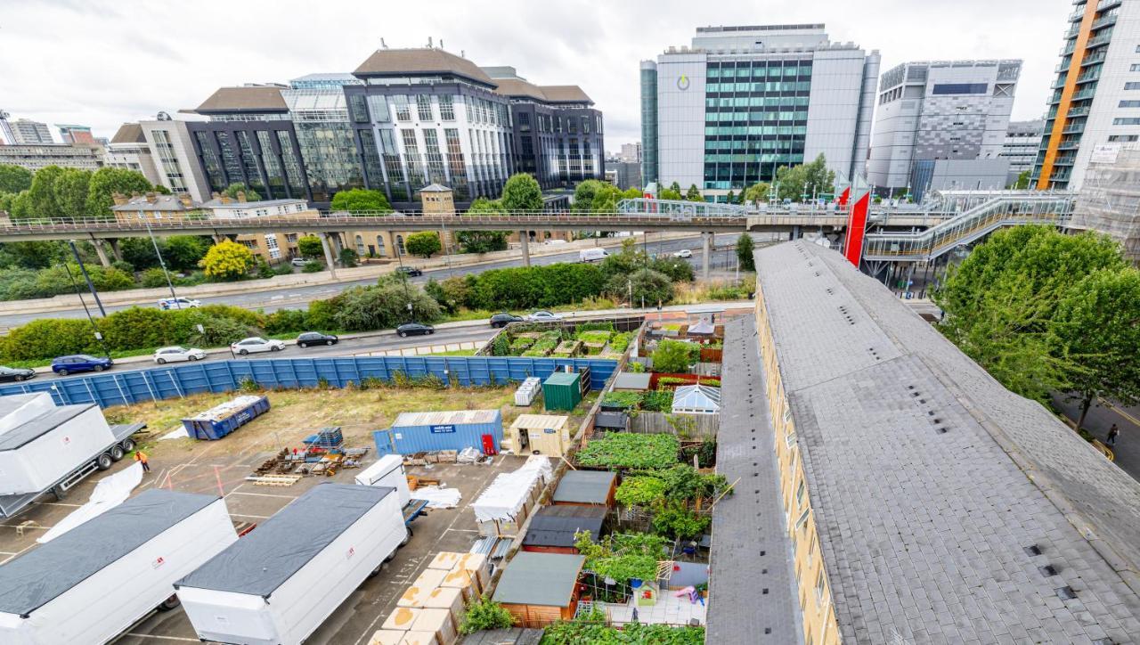 Two Bed Apartment Near Canary Wharf London Exterior foto