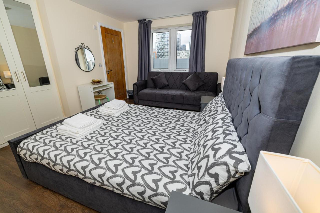 Two Bed Apartment Near Canary Wharf London Exterior foto