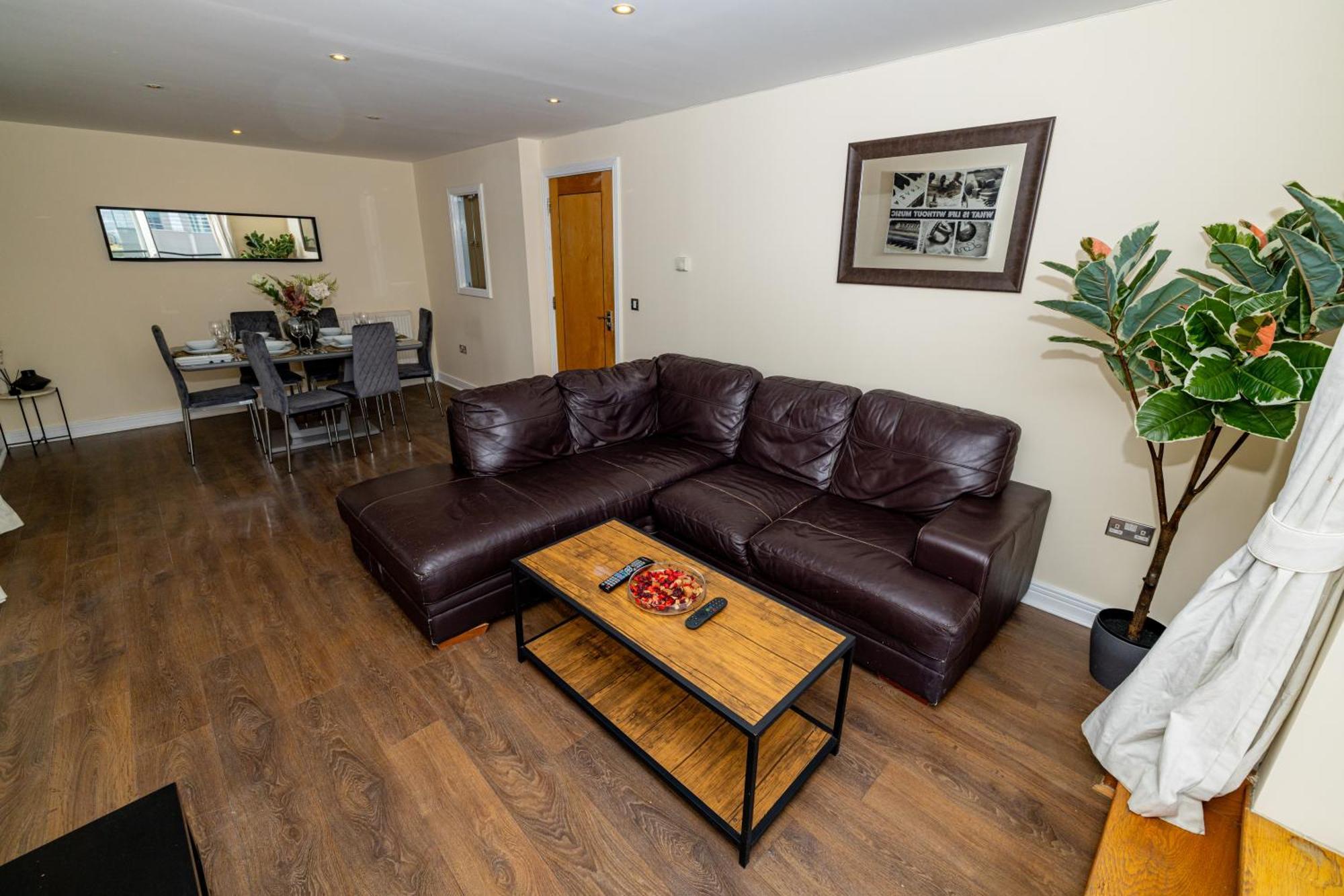 Two Bed Apartment Near Canary Wharf London Exterior foto