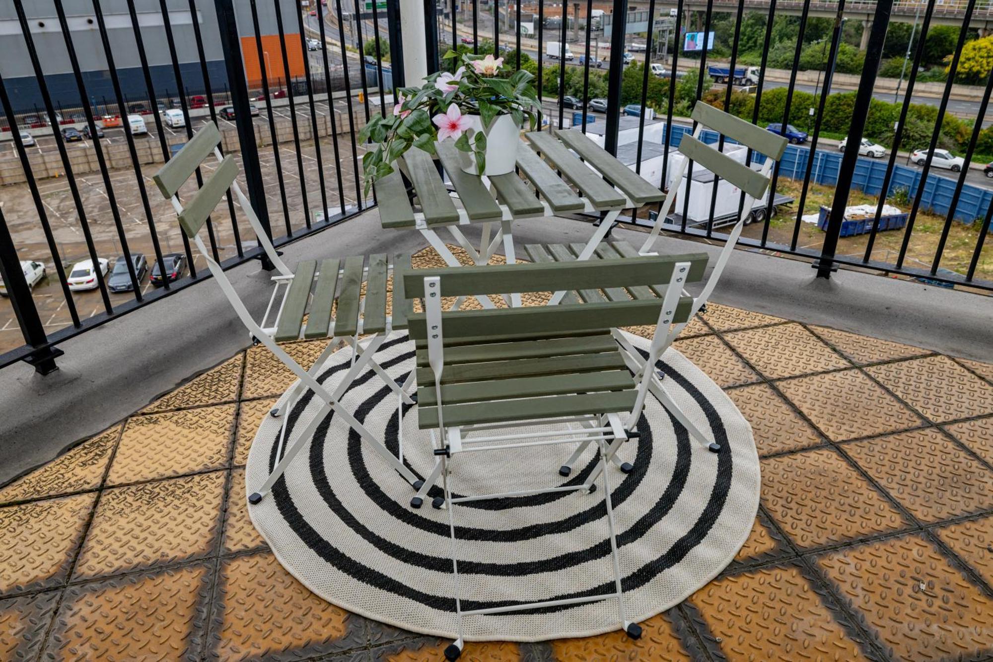 Two Bed Apartment Near Canary Wharf London Exterior foto